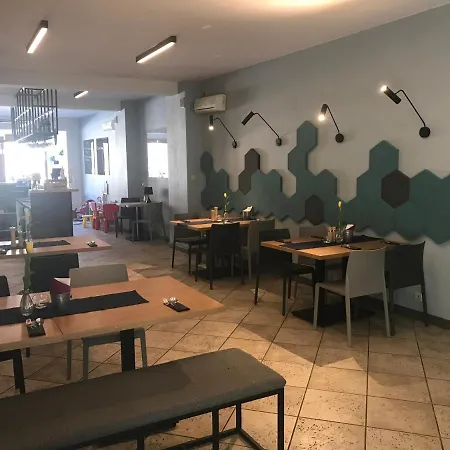 Restauracja & Punkt Widzenia アパート