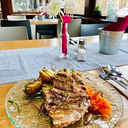 Restauracja & Punkt Widzenia *